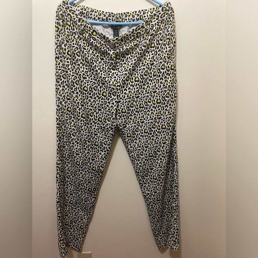 💎 Alison Sheri neon cheetah pant SZ large NWT